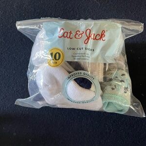 ‼️Mix and Match 3 items for $5‼️ 0-6 months socks variety pack Gerber and Target